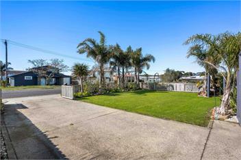 Arkhos (Bachcare) - Whitianga