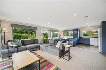 Sackville Sunshine (Bachcare) - Martinborough