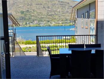 Lakeside Apt: Easy Check-In, Free Parking & Wi-Fi - Queenstown