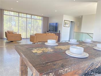 No.10 - A Boutique Harbour View Retreat -
