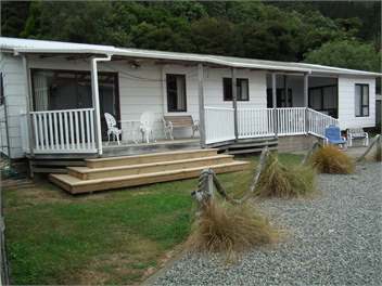 Okiwi Bay Petines - Rai Valley