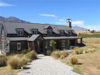 Lakefront Gem - exclusive-use retreat - Wanaka 9382