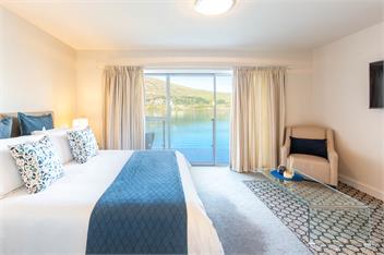 Alpine Village - Lake Edge Apartment B - Queenstown