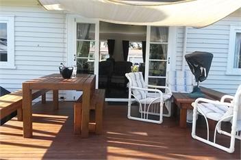 Wind down on White - 3 bedroom -big back yard (homeaway) - Whitianga