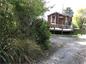 Larch Lodge - your ideal getaway! Private and relaxed - Oamaru