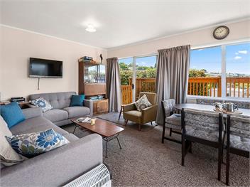 Central Riverside Retreat (Bachcare) - Taupo Central