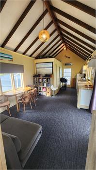 Ahipara Love Shack and Surfers Paradise - Northland