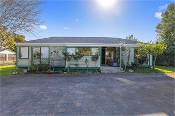 Five Mile Yay (Bachcare) - Taupo
