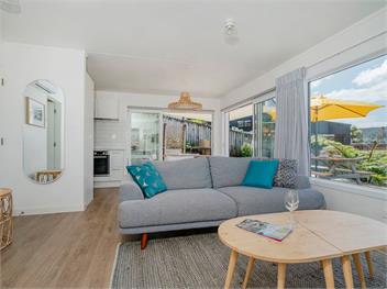 The Blockhouse (Bachcare) - Whangamata
