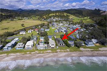 High Water Beach House, Absolute Beachfront - Whangarei