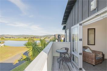Dunes Lake View Apartment - Welcome Gift on arrival! - Matarangi