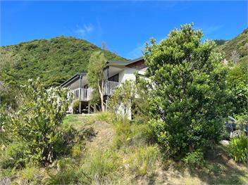 Picturesque Waikawa (Bachcare) - Picton