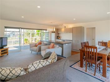 Unwind on The Fairway (Bachcare) - Whitianga