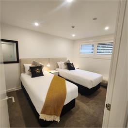 Central Wanaka Lakeview Luxury Apartment - Wanaka