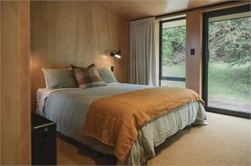 Lakefront Luxury at Okere Falls Lake Rotoiti - Rotorua
