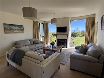 Killeigh House - Where Town Meets Country - Martinborough