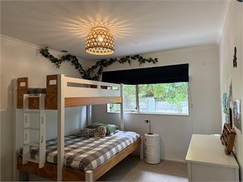 Family friendly sun trap - Raglan