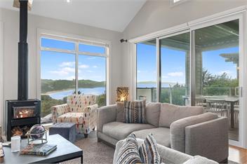 Spa and Surf Retreat (Bachcare) - 