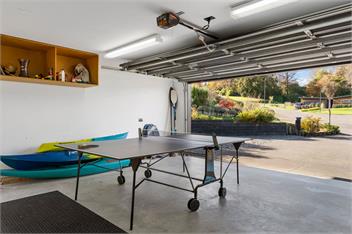 Riverside Retreat - spa pool, table tennis, riverside! - 