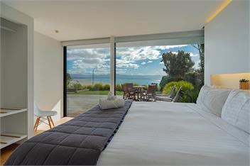 Beachfront Retreat - Architectural & Ocean Views -