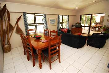 Arorangi Beachfront Bungalow and Studio unit - Rarotonga