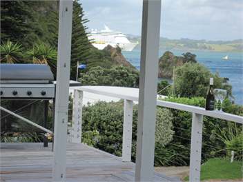 Houston Cottage - Russell     