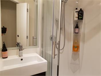 Central Lakeview Apartment - Queenstown