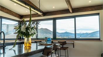 Farrant Drive | Sleeps 8 | Lake & Mountain Views | Close To Walking & Biking Tracks - Wanaka