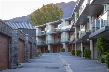 Panorama Dual Level Apartment - Queenstown