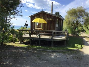 Larch Lodge - your ideal getaway! Private and relaxed - Oamaru