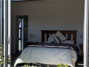 Sunny open plan - Taupo