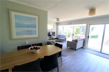 The Beach House - Parapara beach bach - Golden Bay