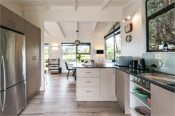 Sol Spa Oasis (Bachcare) - Surfdale