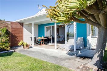 Absolute Beachfront (Bachcare) - Waimarama