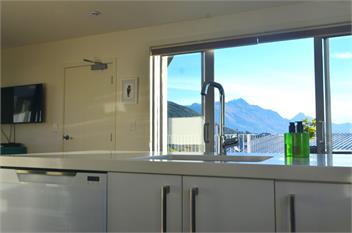 Sunset Views Apartment - Queenstown