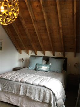 Matukituki House Lake Wanaka 5 bedroom luxury stone cottage holiday home - Wanaka