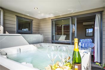 The Grand @ Taupo - Hot Tub & BBQ - Taupo