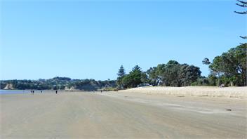 Pine Unit - Orewa Beach - Orewa