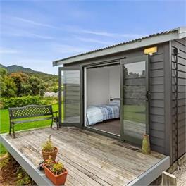 Coastal Paradise - Raglan - Raglan
