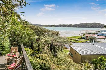 The Treehouse (Bachcare) - Raglan