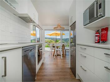 The Blockhouse (Bachcare) - Whangamata