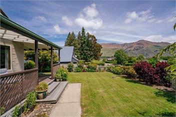Mountain Views on Totara - Wanaka