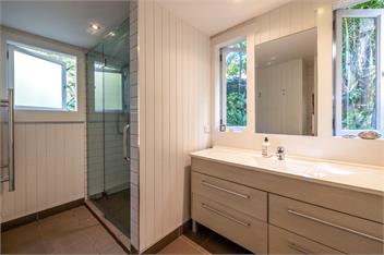 Nikau Cottage (Bachcare) - Waiheke Island