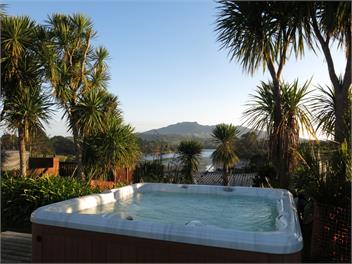 Raglan Farmhouse - Raglan
