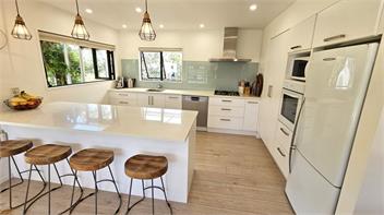 Paradise on Pacific Parade (Bachcare) - Whitianga