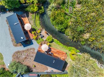 Streamside Flax Cabin - Waitahanui, Taupo - Taupo