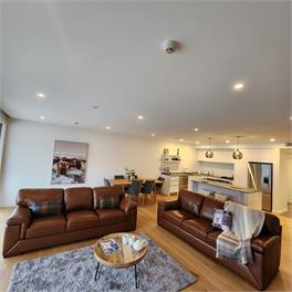 Central Wanaka Lakeview Luxury Apartment - Wanaka