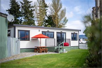 Ducati House (Bachcare) - Te Anau