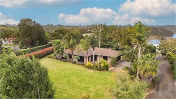 Riverside paradise with jetty and garden - Kerikeri