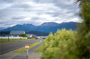 Beech Retreat (Bachcare) - Te Anau
